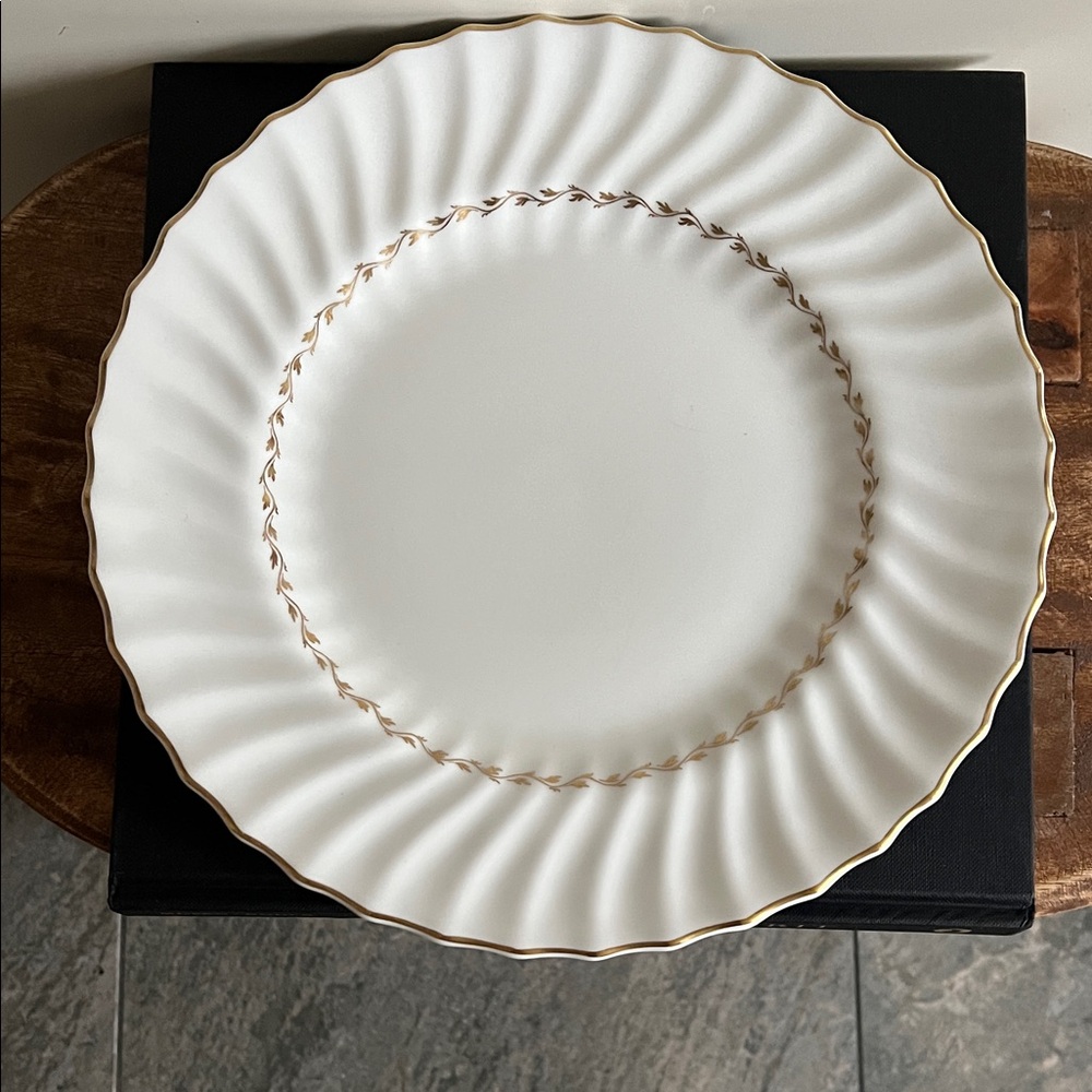 Royal Doulton “Adrian” pattern ( H4816 ) dinner plate, set of 5 plates